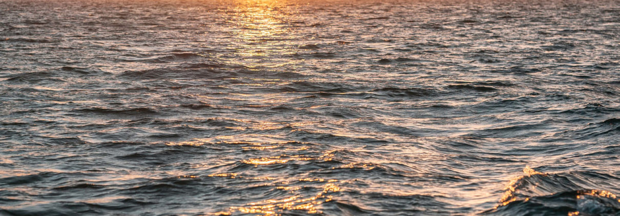 Depositar las cenizas en el mar en Santander